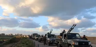 Suriye ordusu, terör örgütü YPG/SDG'nin işgalindeki Deyr Hafir hattına takviye yapıyor