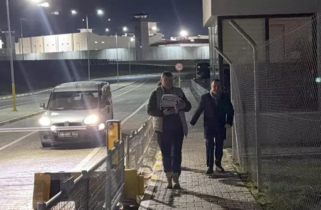 tahliye edilen avukat rezan epozdemir cezaevi 2 19463157 o