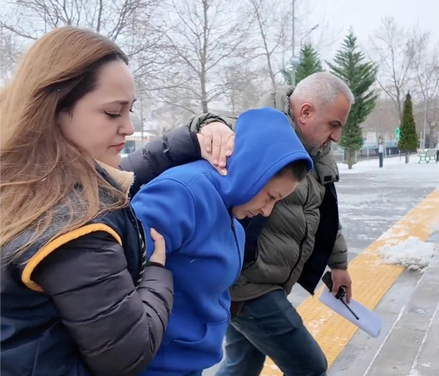 teyzesinin bogazini kesip kolonya ile yakan sanik 19461625 4987 m