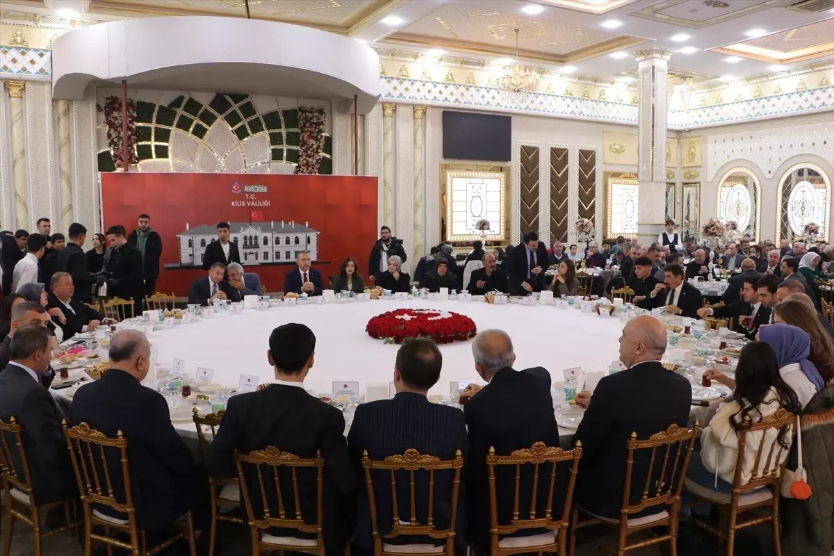 Trabzon Valiliğine atanan Vali Şahin için veda yemeği verildi