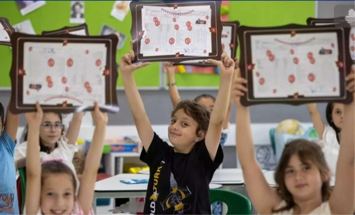 16 Ocak Cuma okullar yarım gün mü, karneler ne zaman, saat kaçta verilecek?