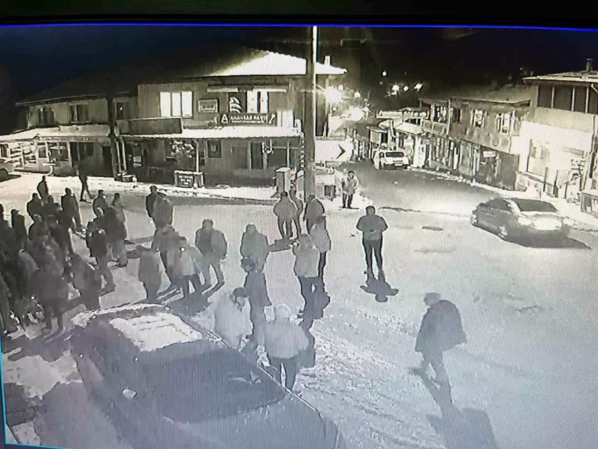 17 yaşındaki çocuk, husumetlisini silahla vurdu: 2 gözaltı