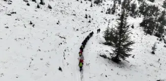 Adana'da beyaza bürünen Armutoluğu Yaylası dağcılık tutkunlarına parkur oluyor