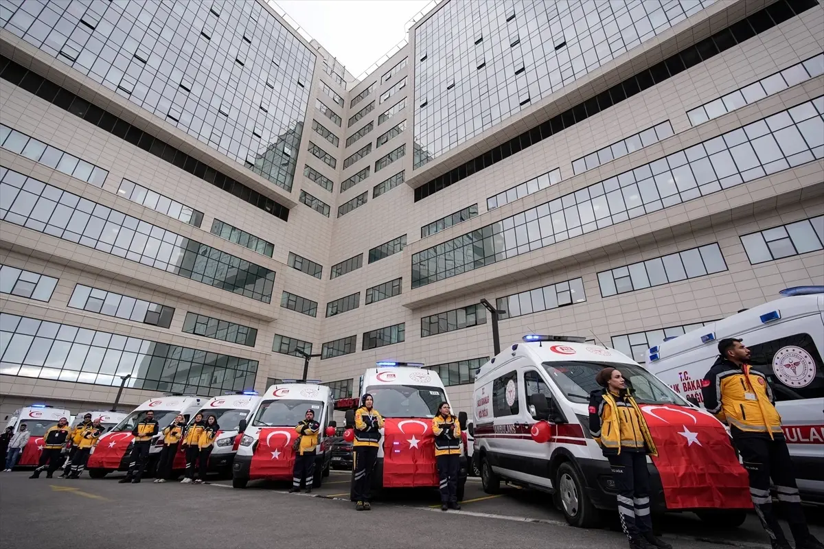 AK Parti Genel Sekreteri İnan, İzmir'de 45 ambulansın hizmete alınma töreninde konuştu Açıklaması