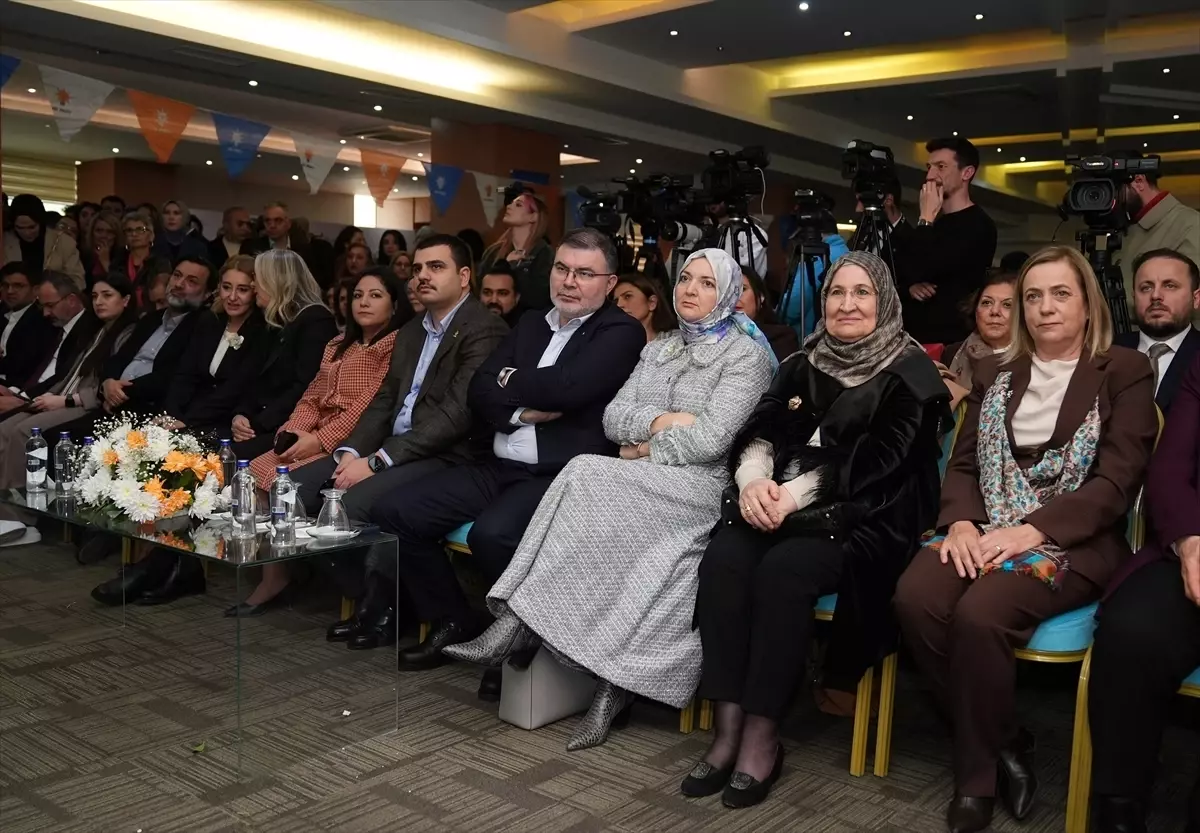 İnan: İzmir'de Kadınların Rolü Önemli