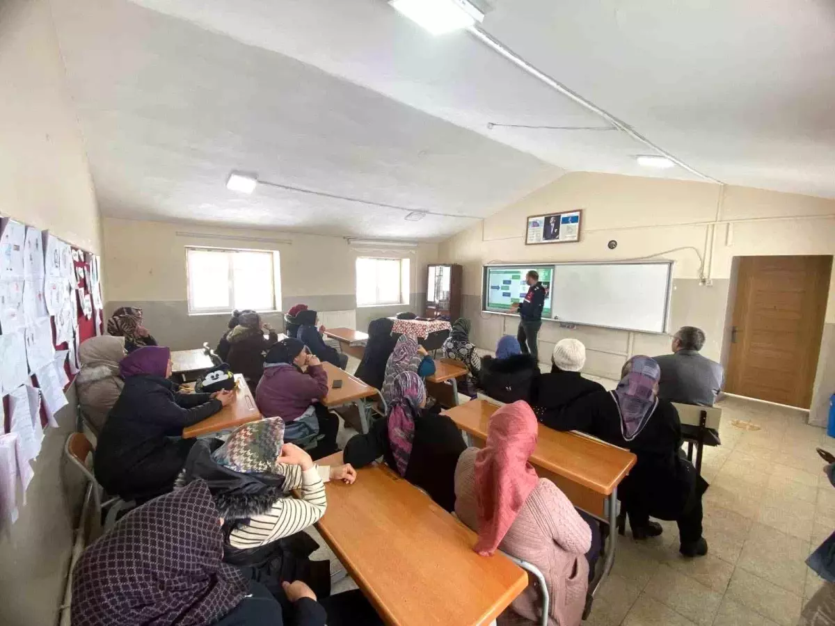 Akyaka'da annelere narkotik eğitimi