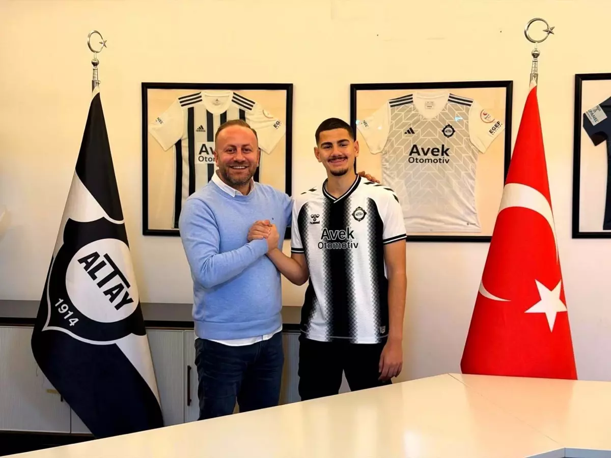 Altay'da gecikmeli imza töreni