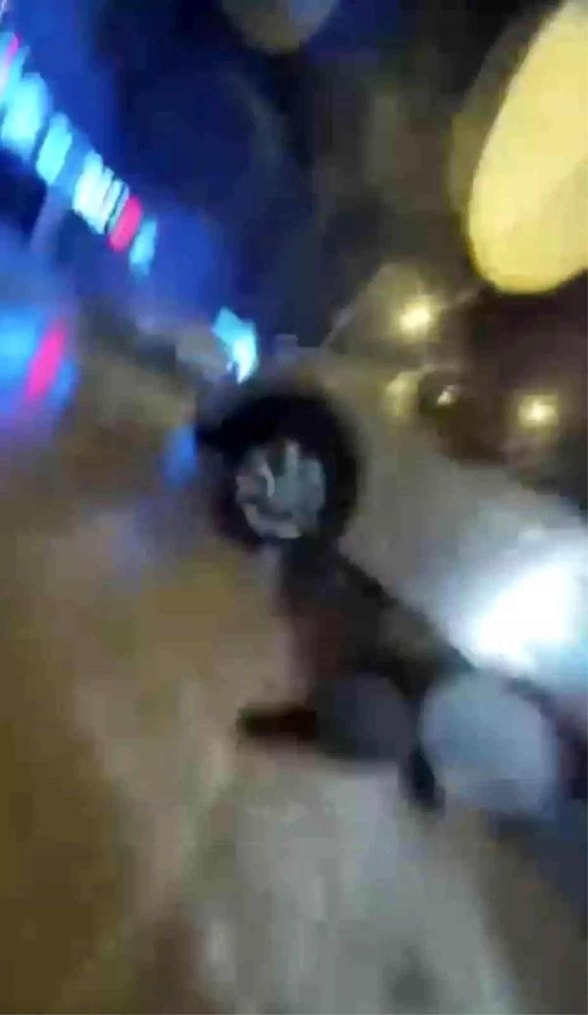 Aniden yola çıkan cip motosikletle böyle çarpıştı