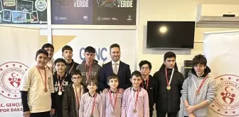 Ayancık'ta okullar arası satranç turnuvası düzenlendi