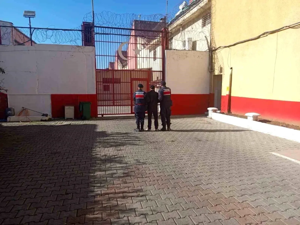 Aydın'da 2 aranan şahıs yakalandı