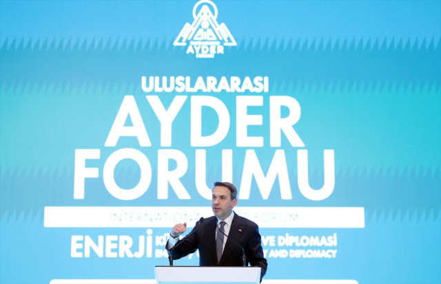 Bakan Bayraktar'dan Ayder Forumu'nda net mesaj: Enerjide dışa bağımlılığı bitireceğiz
