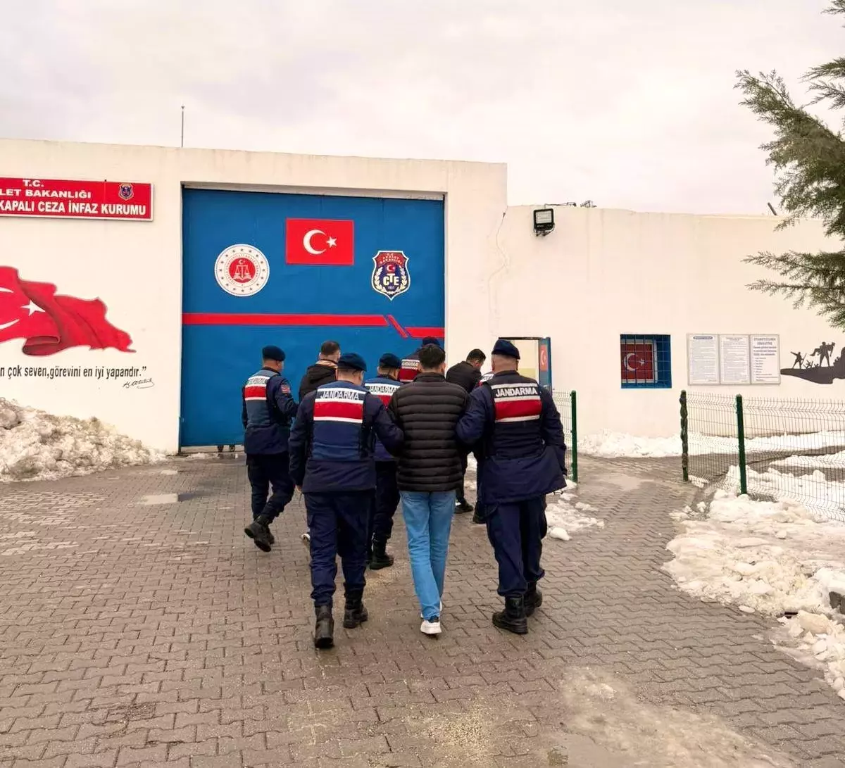 Batman'da aranan şahıslara yönelik operasyon: 30 kişi yakalandı