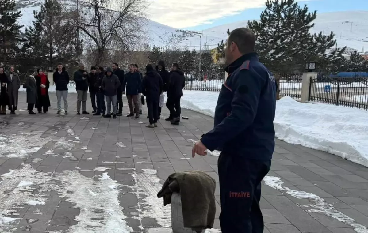 Bayburt'ta yangın eğitimleri sürüyor