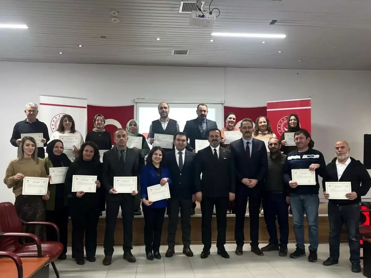 Bilecik'te 'Modüler Aile Eğitim' programı sertifika töreni