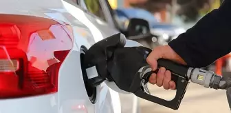 Benzine gece yarısı 1 lira 61 kuruşluk zam