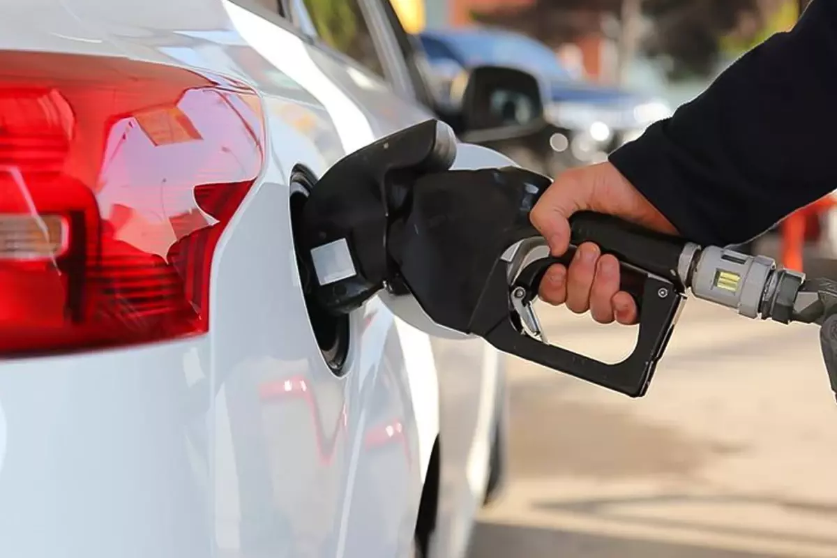 Depoları doldurun! Akaryakıta çifte zam geliyor