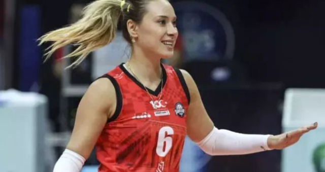 Derya Çayırgan voleybolu neden bıraktı? Derya Çayırgan hangi takımlarda oynadı?