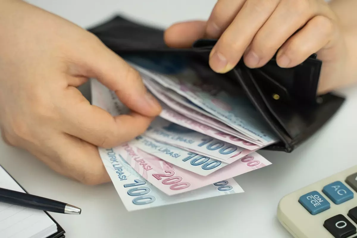 En düşük emekli maaşı 20 bin lira oluyor
