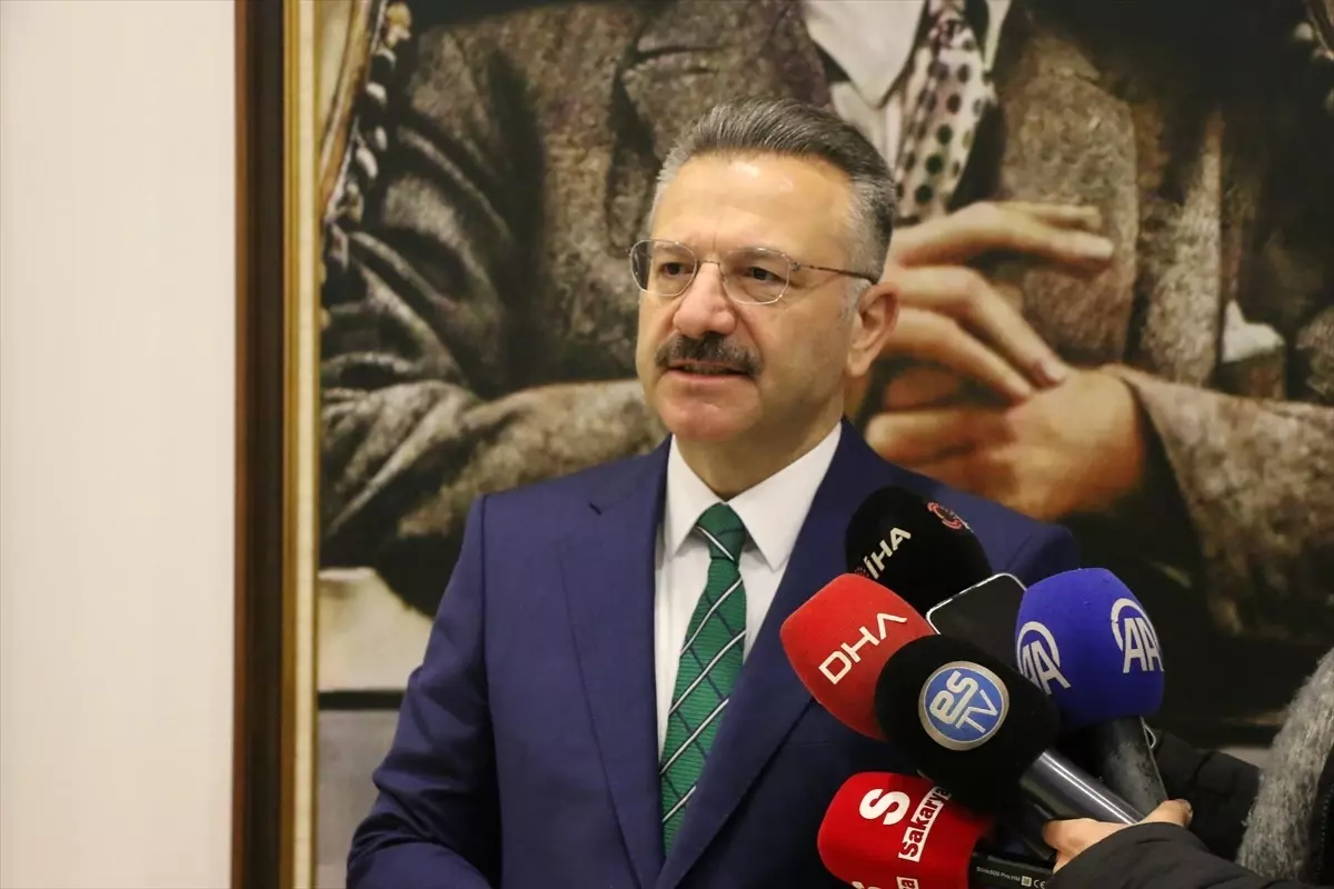 Eskişehir'in İnönü ve Mihalgazi ilçelerindeki hükümet konağı inşaatları sürüyor