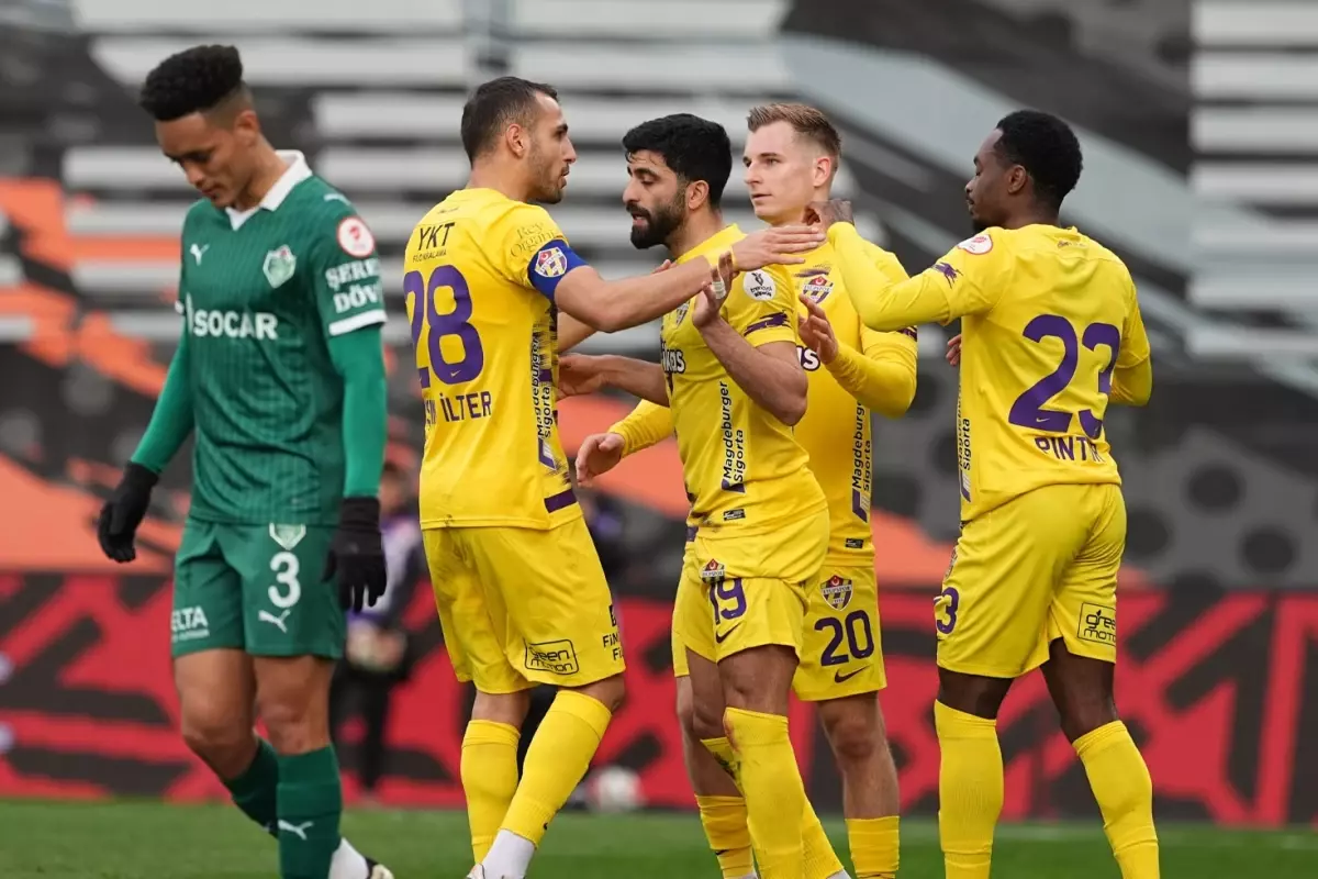 Eyüpspor, Iğdır FK'yi geriden gelip Umut Bozok'la yendi