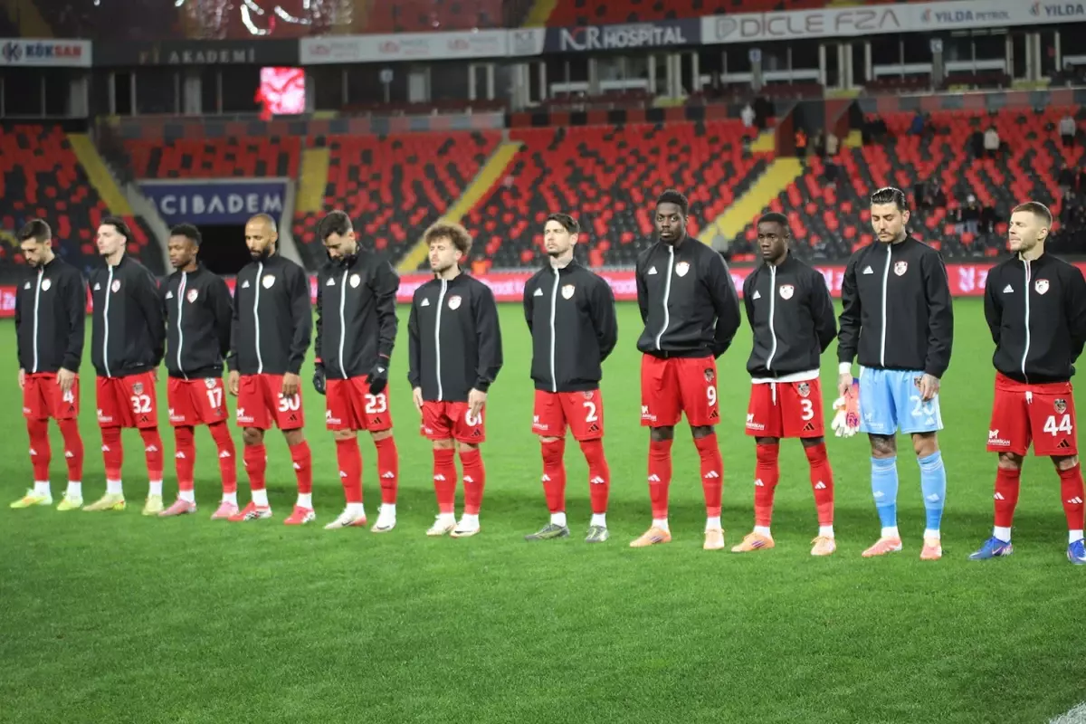 Gaziantep FK'ya Galatasaray maçı öncesi şok