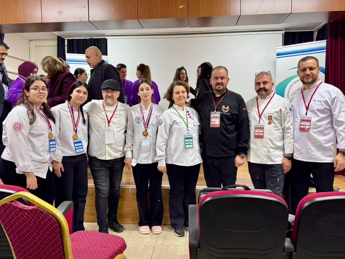 Gelibolulu öğrenciler gastronomi yarışmasında dereceye girdi