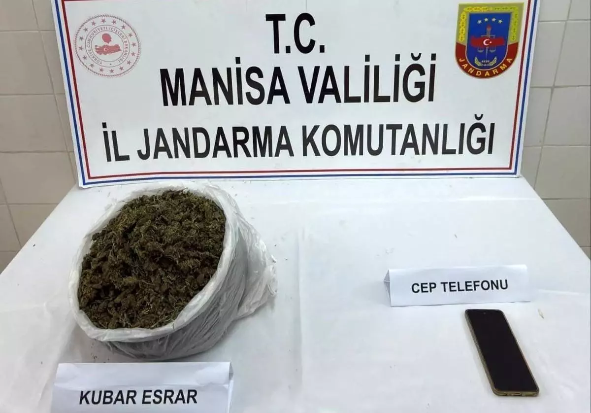 Gördes'te 2 kilo 352 gram kubar esrar ele geçirildi