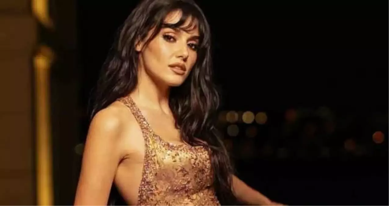 Hande Erçel ödül gecesinde ne giydi? Hande Erçel'in ödül gecesi kıyafeti neden gündem oldu?