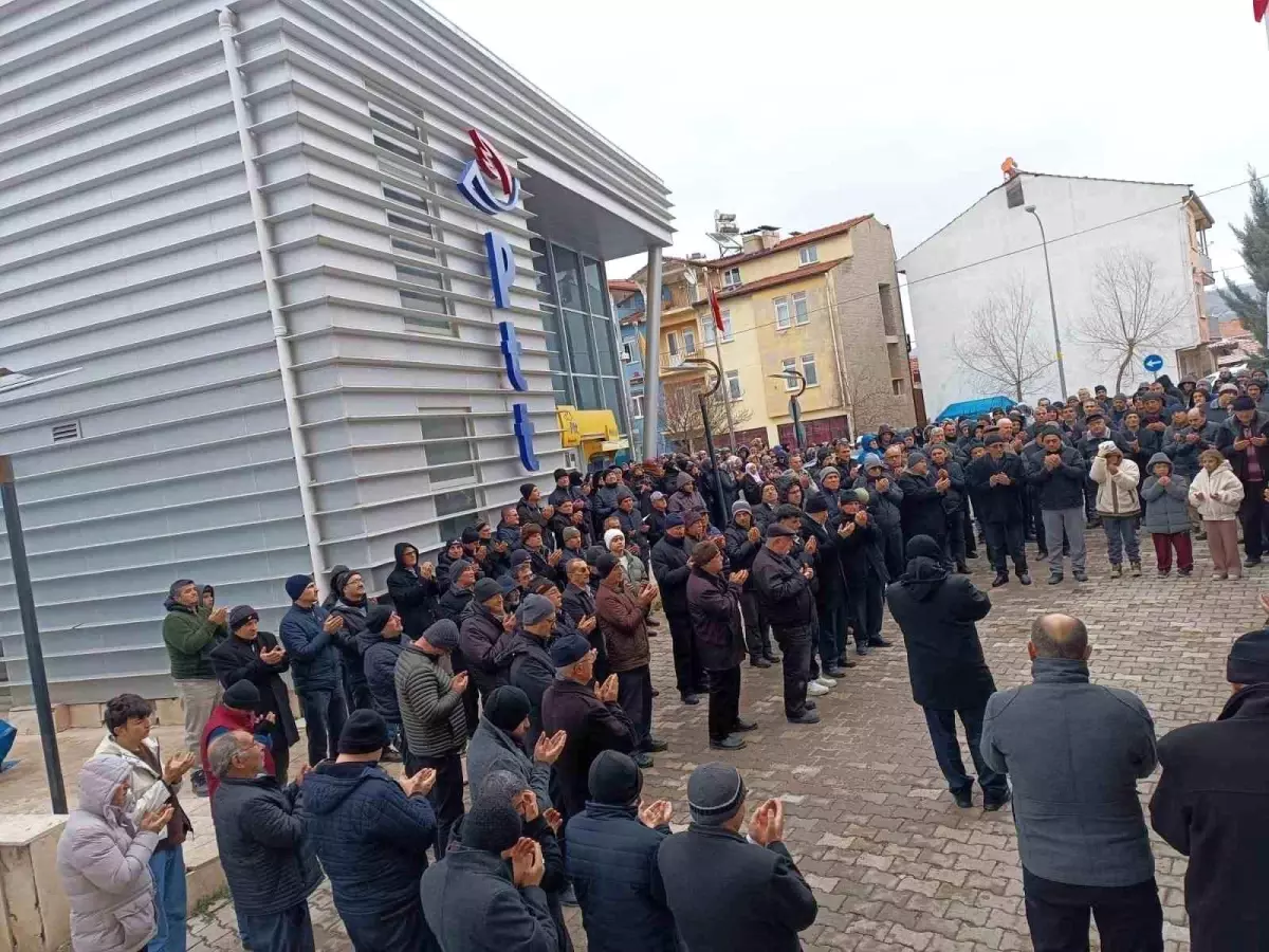 Hisarcık'ta 23 kişilik umre kafilesi dualarla uğurlandı