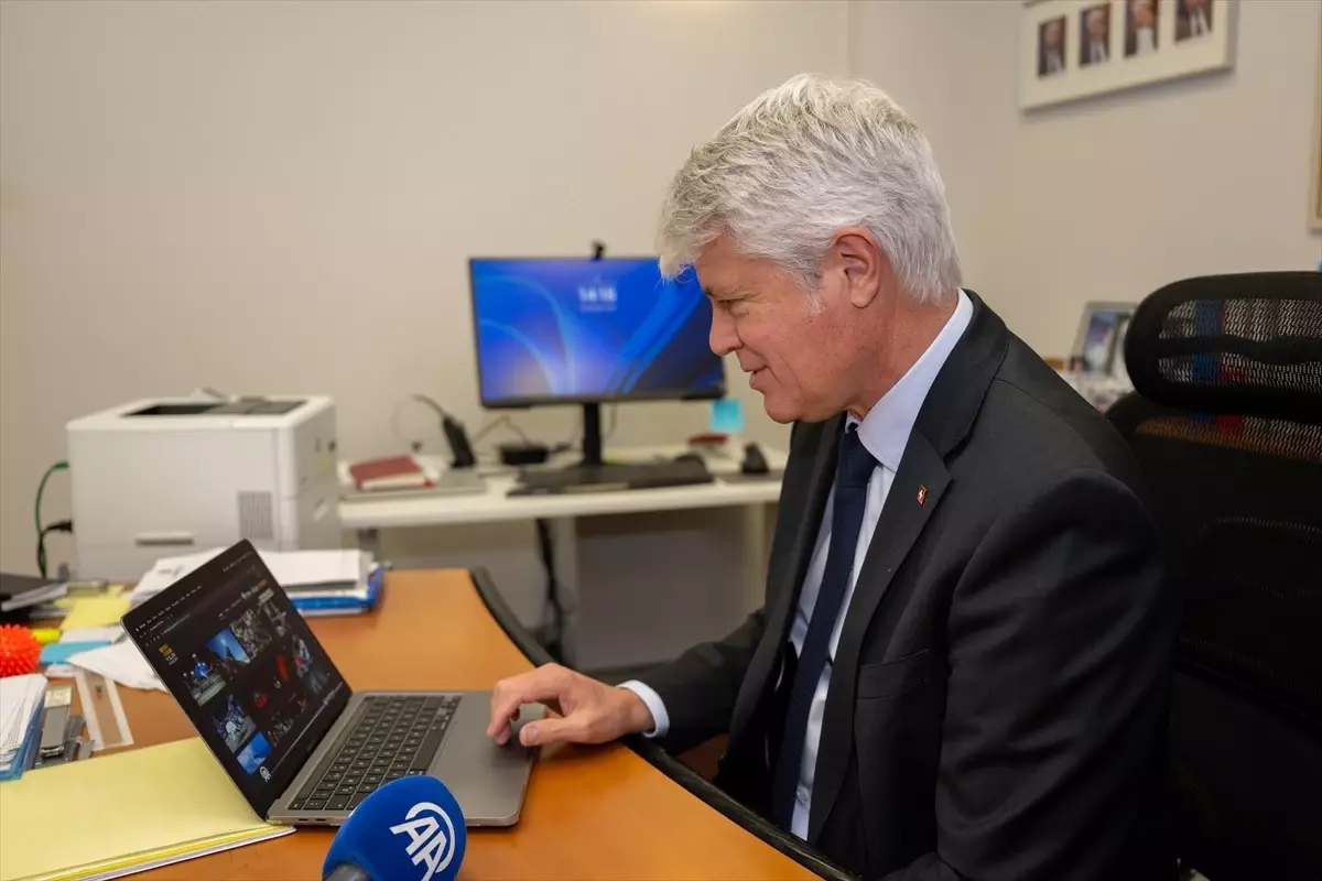 İsviçre'nin Ankara Büyükelçisi Scheurer, AA'nın "Yılın Kareleri" oylamasına katıldı