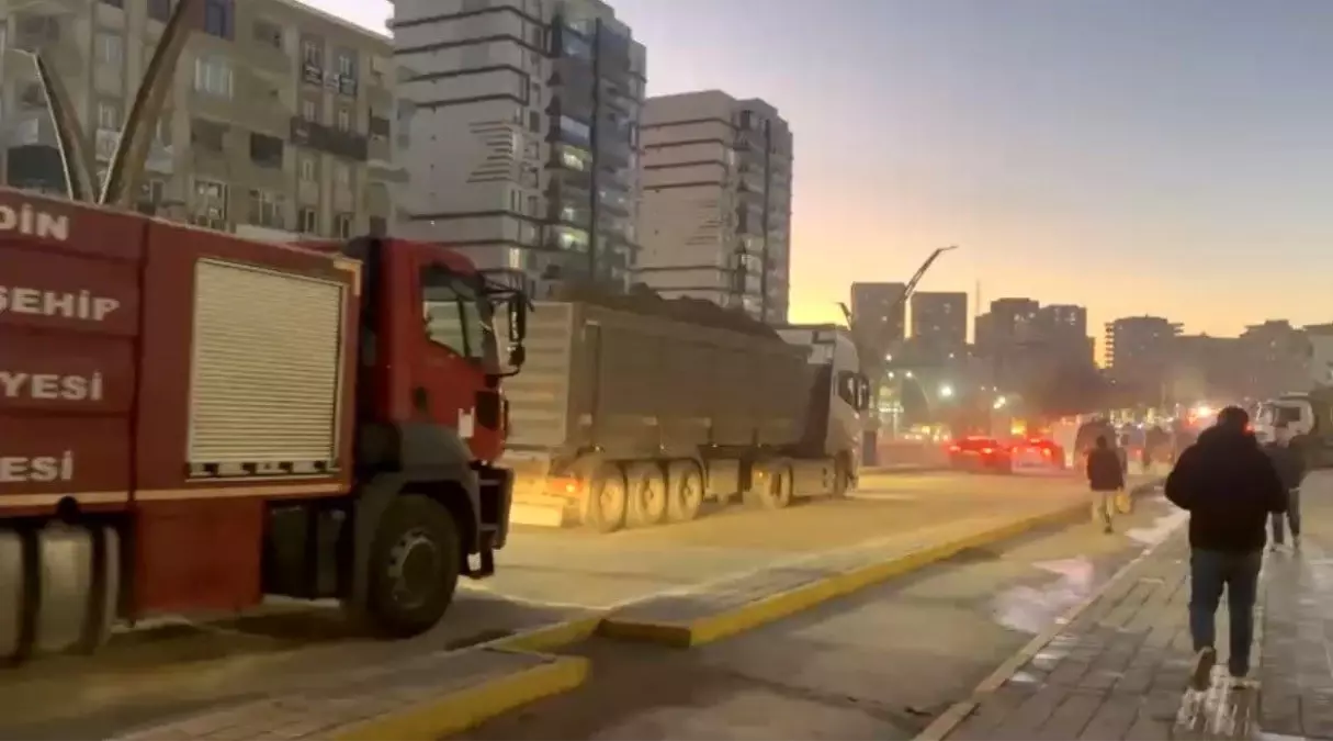 Mardin'de kireç fabrikasında çıkan yangın söndürüldü