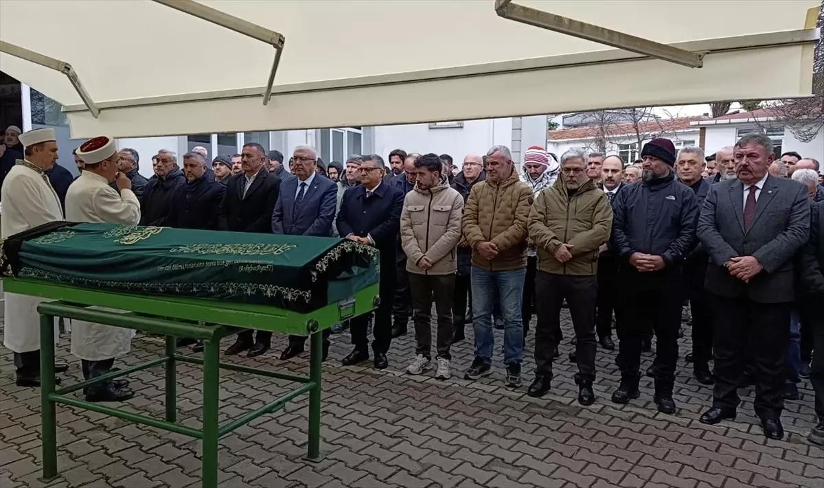 Milli Eğitim Bakan Yardımcısı Yelkenci'nin kayınvalidesi Sinop'ta son yolculuğuna uğurlandı