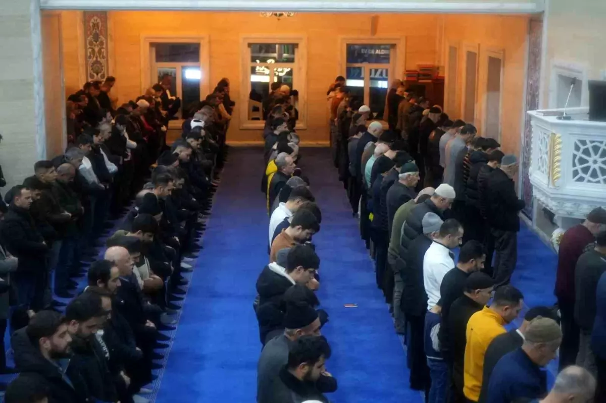 Muş'ta Miraç Kandili dualarla idrak edildi