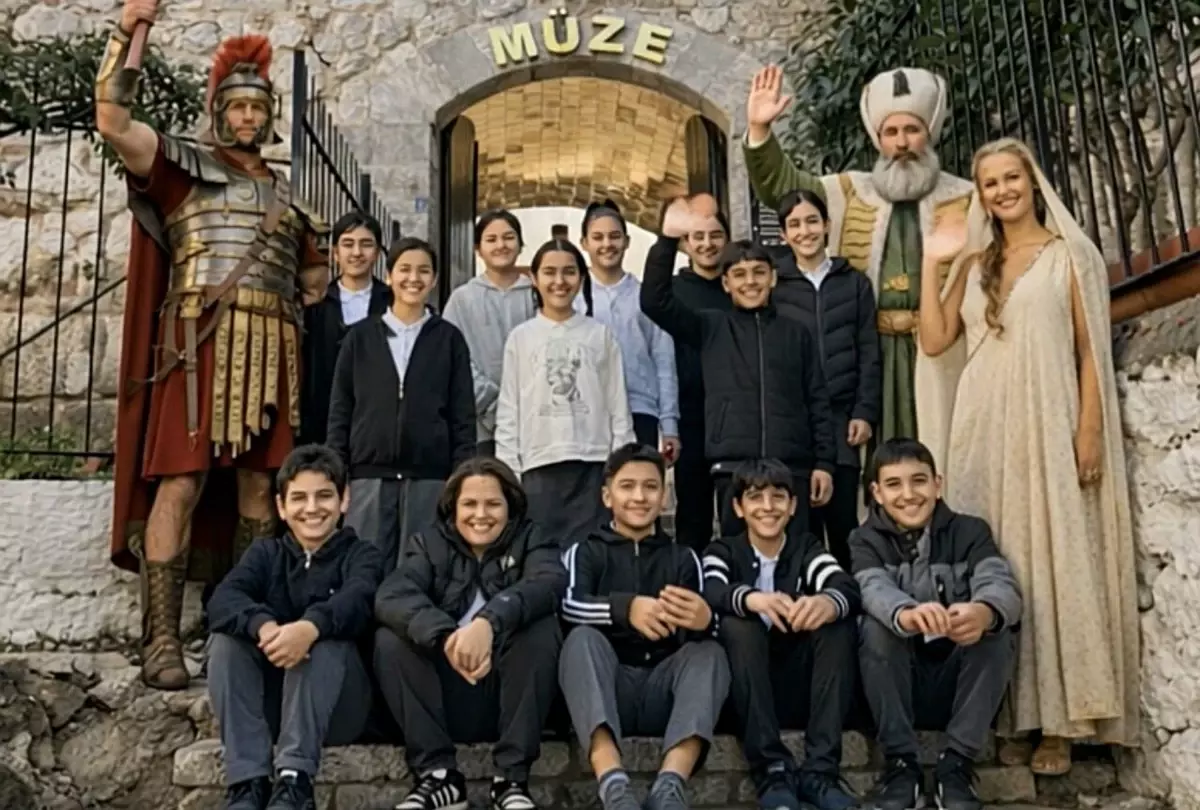 Marmaris'teki Ortaokul Öğrencilerinden TeknoAntik Projesi