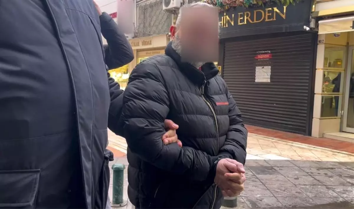 Sahte altını bozdurmaya çalışırken yakayı ele verdi