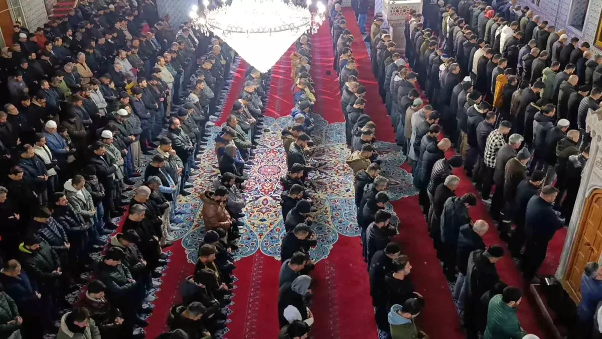 Şanlıurfa'da Miraç Kandili dualarla idrak edildi