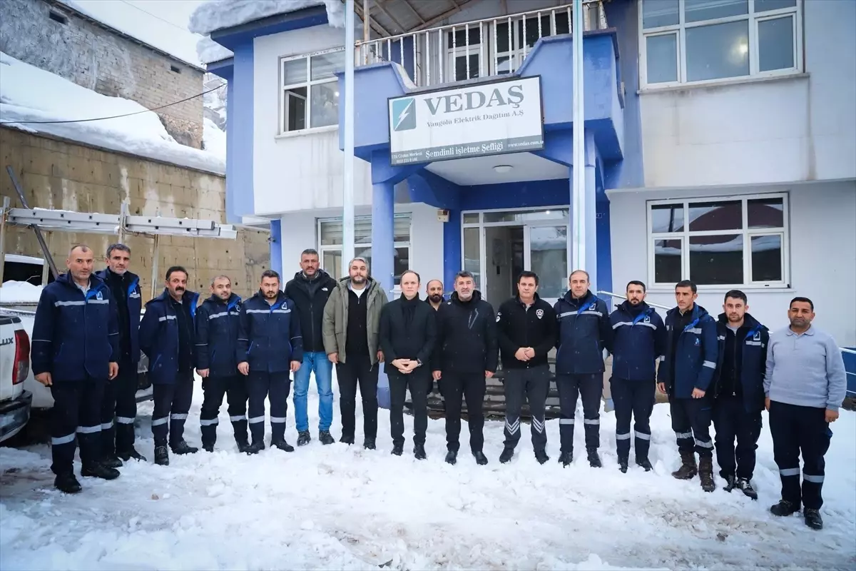 Şemdinli Kaymakamı Akpınar, VEDAŞ'ı ziyaret etti