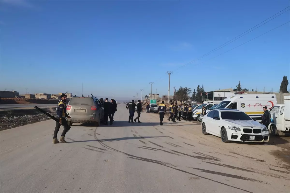 Suriye sağlık ekipleri, terör örgütünün işgalindeki Deyr Hafir'den sivillerin kurtarılması için hazır bekliyor