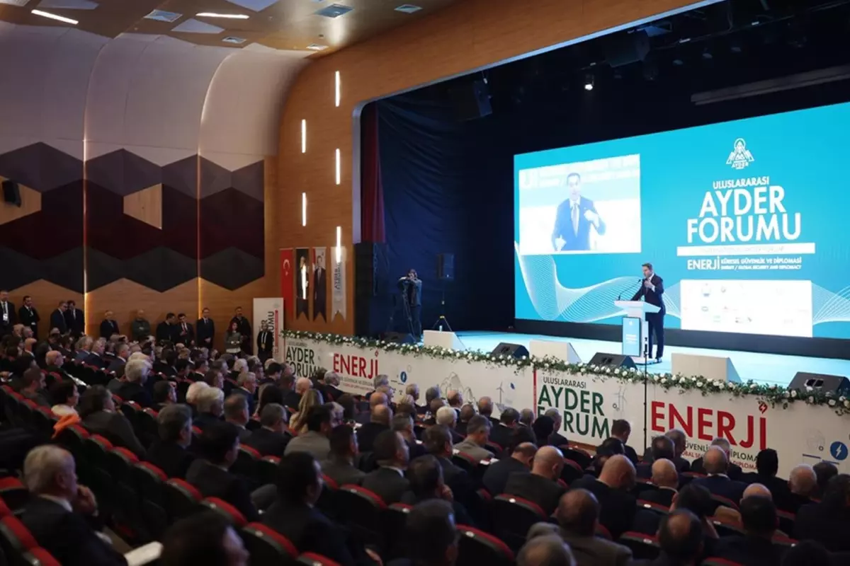 Uluslararası Ayder Forumu'nda önemli mesajlar! "Enerji, Güvenlik ve Diplomasi" masaya yatırıldı