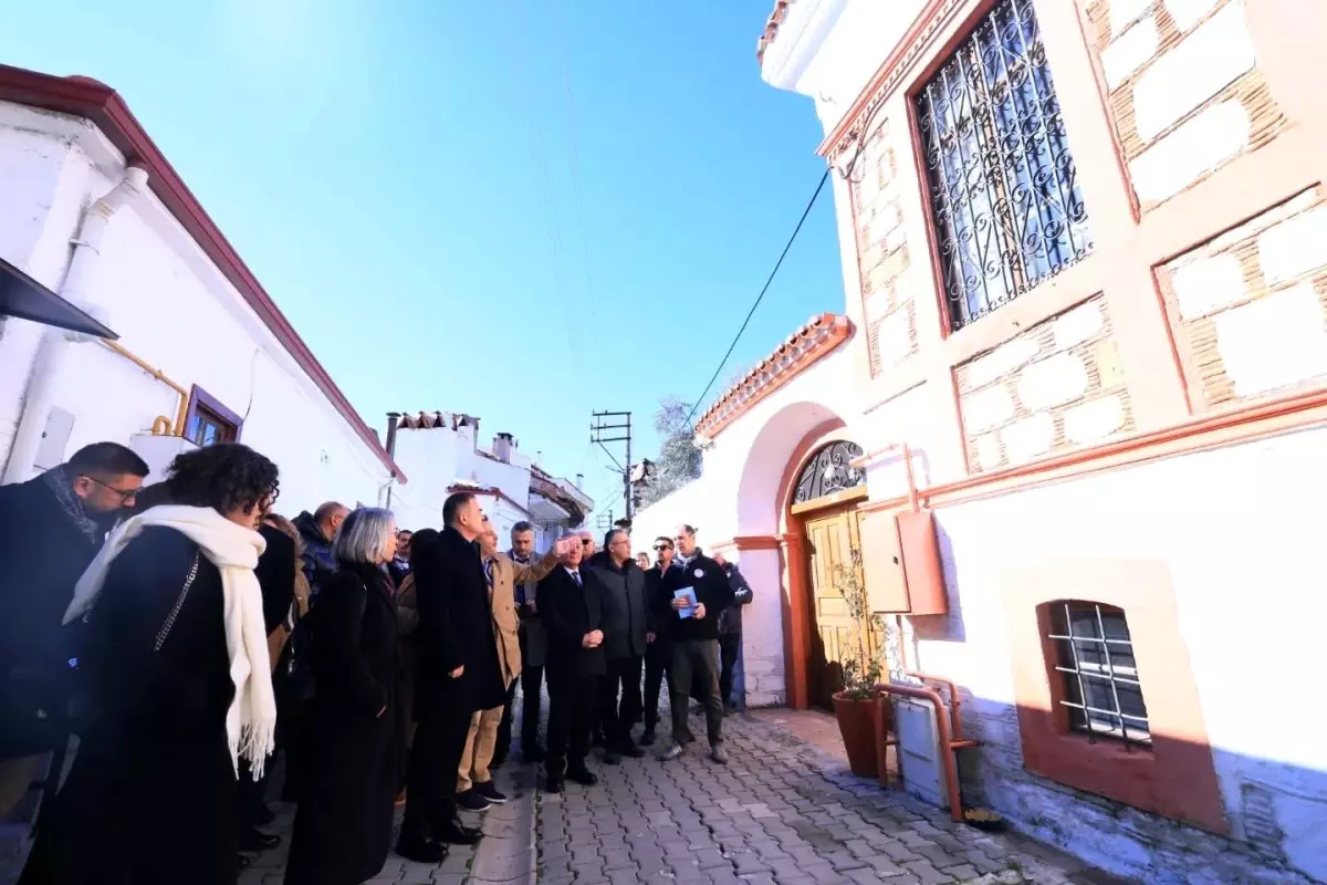 Vali Akbıyık, Saburhane'nin kültürel belleğine yakından baktı