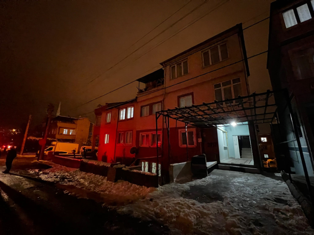 1 5 yasindaki bebek yataginda olu bulundu 19468018 2405 m