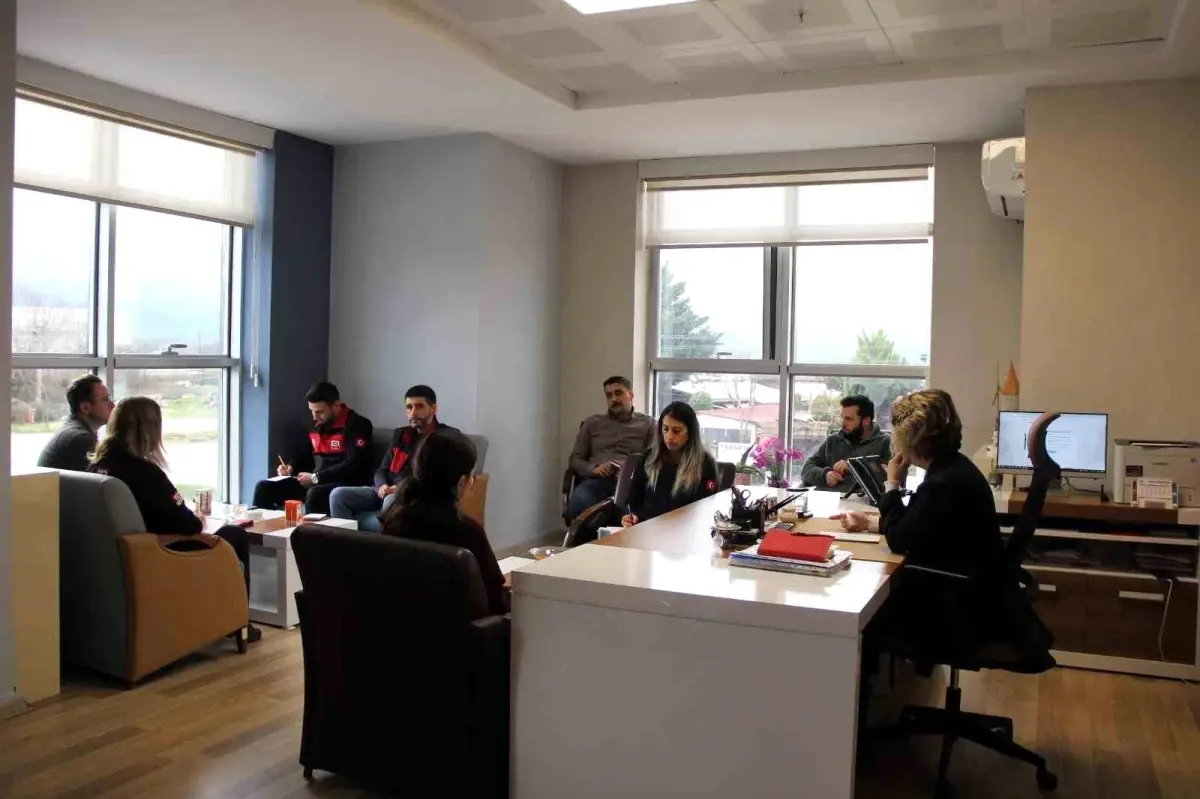 112 Acil Çağrı Merkezi'nde değerlendirme toplantısı gerçekleştirildi