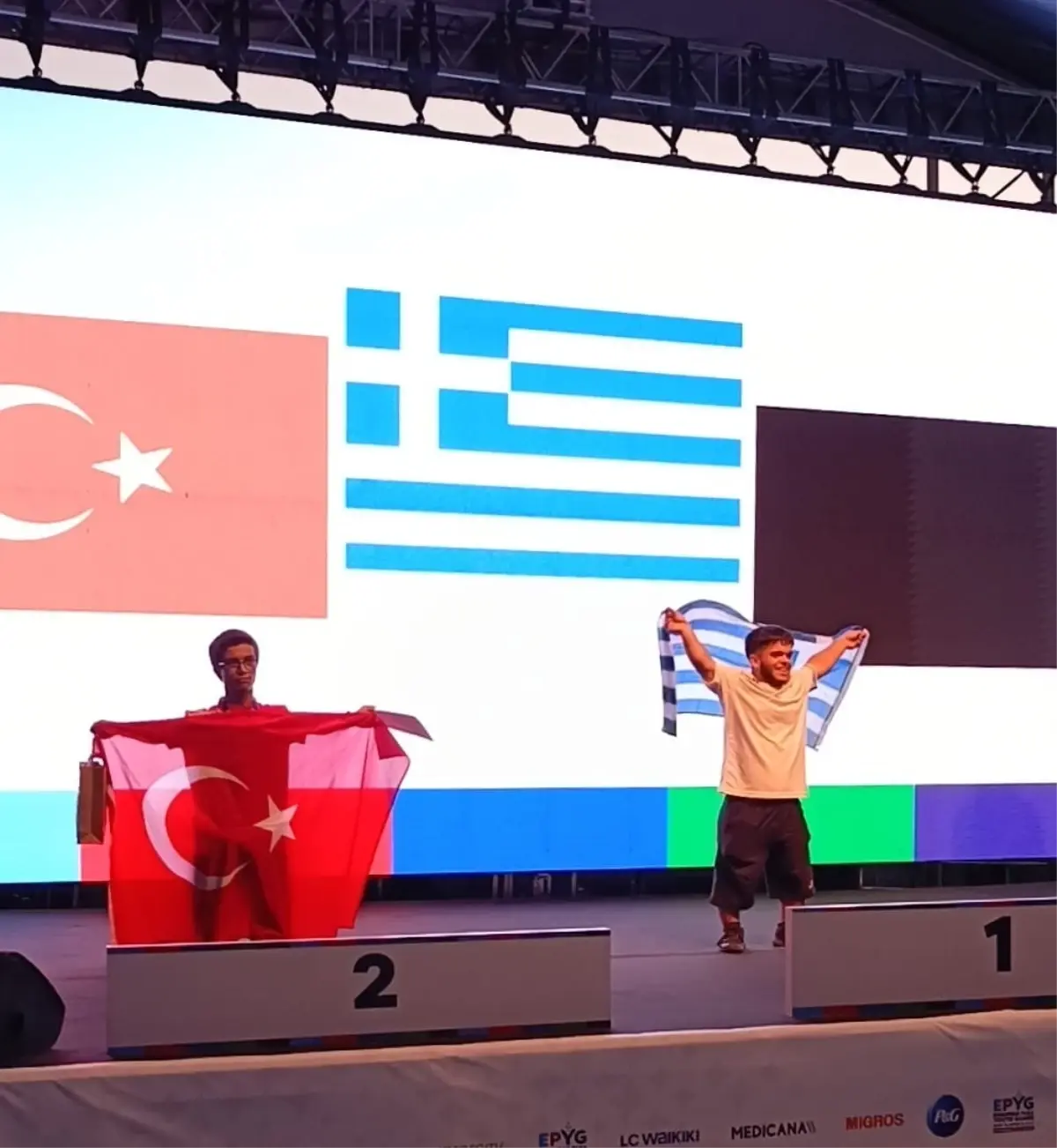 130 santim Ahmet, 230 santim ciritle Avrupa 2'ncisi oldu