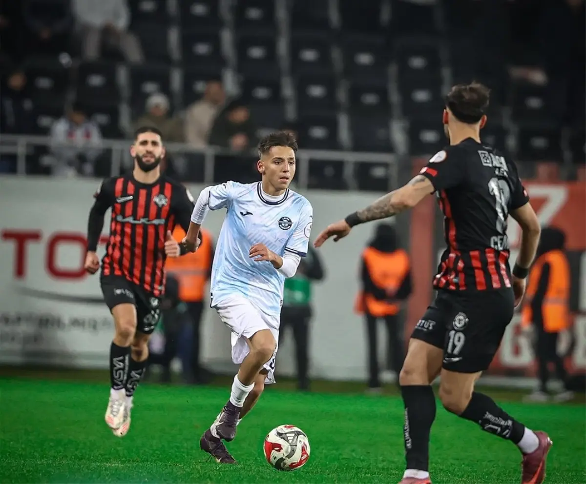 Arca Çorum FK, Adana Demirspor'u 4-1 Mağlup Etti