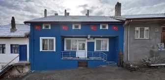 Afyonkarahisar Valisi Yiğitbaşı, tadilatı tamamlanan evinde şehit ailesini ziyaret etti