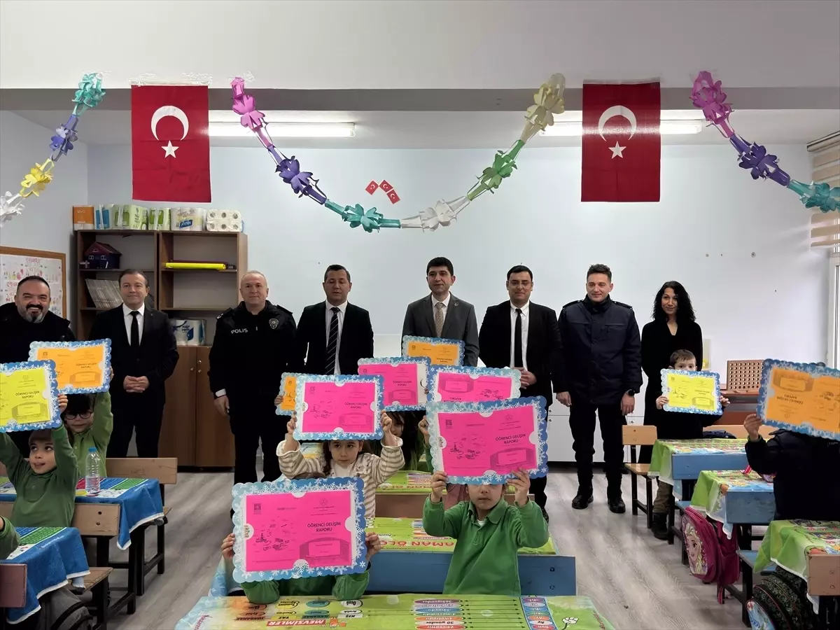Alaçam'da 2 bin 324 öğrenci karnesini aldı