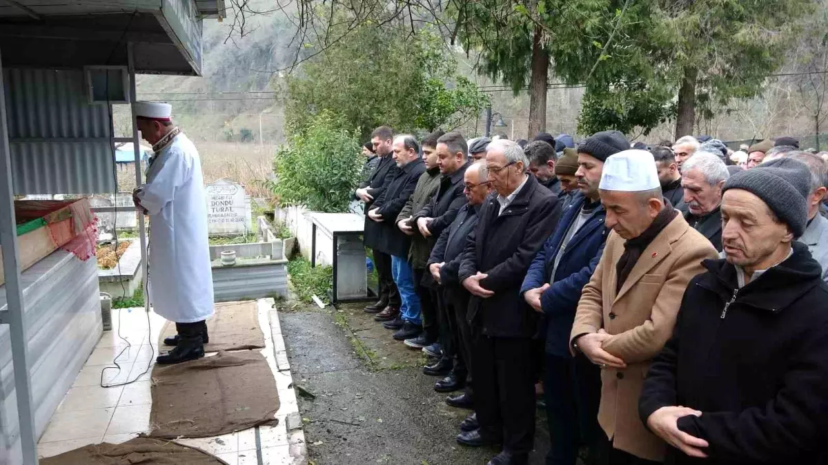 Azerbaycan'da hayatını kaybeden tıp öğrencisi Büşra, Ordu'da toprağa verildi