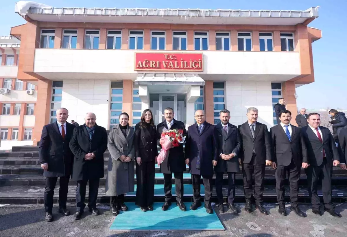 Bakan Tekin: "İlk defa ortaöğretim kurumlarına kayıt yaptıran öğrencilerimizde mesleki ve teknik eğitimin ...