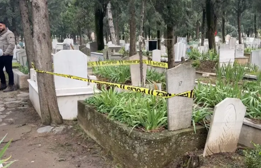 bursa da bir bebegin cenazesinin mezarliga 19470722 6104 m