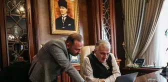 Bursa Valisi Ayyıldız, AA'nın 'Yılın Kareleri' oylamasına katıldı